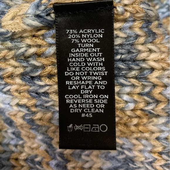 Affluent sleeveless sweater size Medium. Blue and tan mix colors.  NWT - Picture 6 of 9